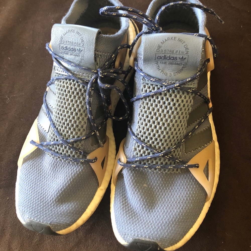 Adidas - Picture 4 of 6